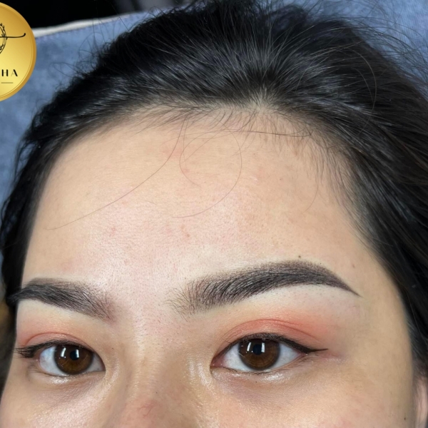 Phun Mày Chạm Hạt